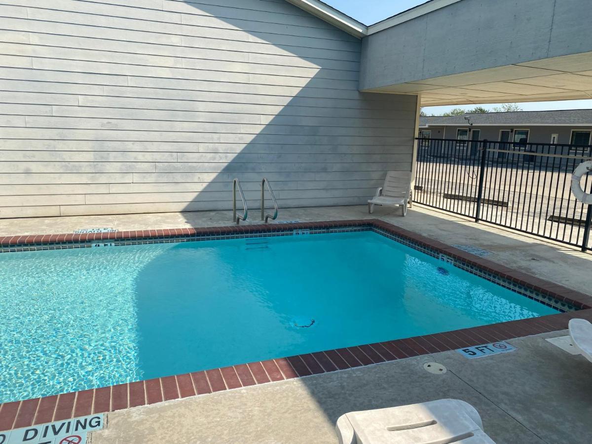 Southern Inns And Suites Now Offering Rv Spaces For Rent Yorktown Eksteriør bilde