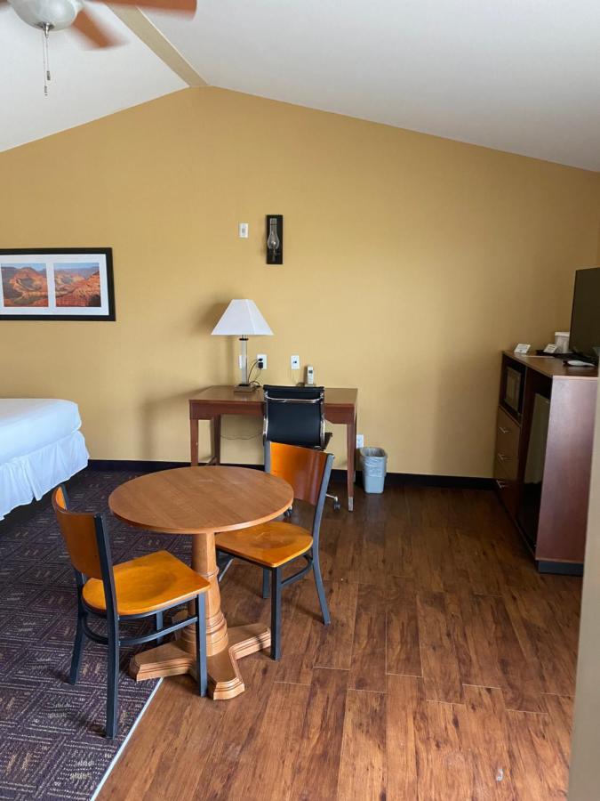 Southern Inns And Suites Now Offering Rv Spaces For Rent Yorktown Eksteriør bilde